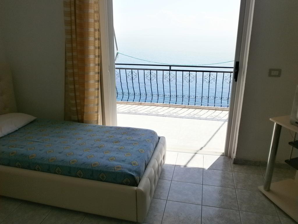 צ'פרו Odhisea Hotel Restaurant מראה חיצוני תמונה