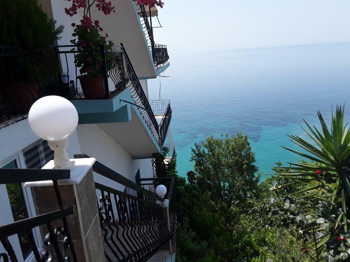צ'פרו Odhisea Hotel Restaurant מראה חיצוני תמונה