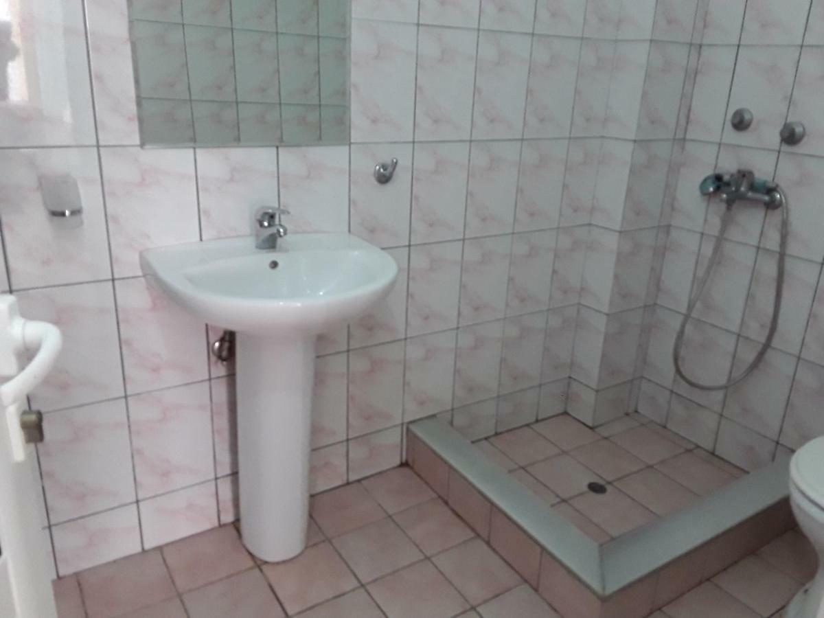 צ'פרו Odhisea Hotel Restaurant מראה חיצוני תמונה