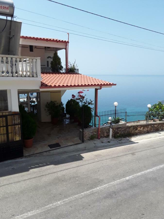 צ'פרו Odhisea Hotel Restaurant מראה חיצוני תמונה
